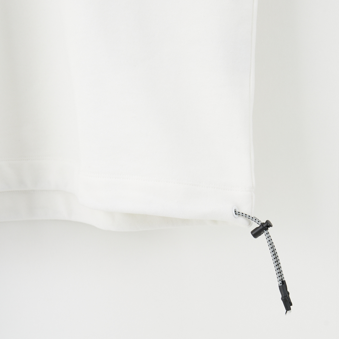 JEANSFACTORY × NANGA [ジーンズファクトリー × ナンガ] 別注 ワンポイント刺繍ロゴ ドローコードスウェット [NW2507-JF] WHITE