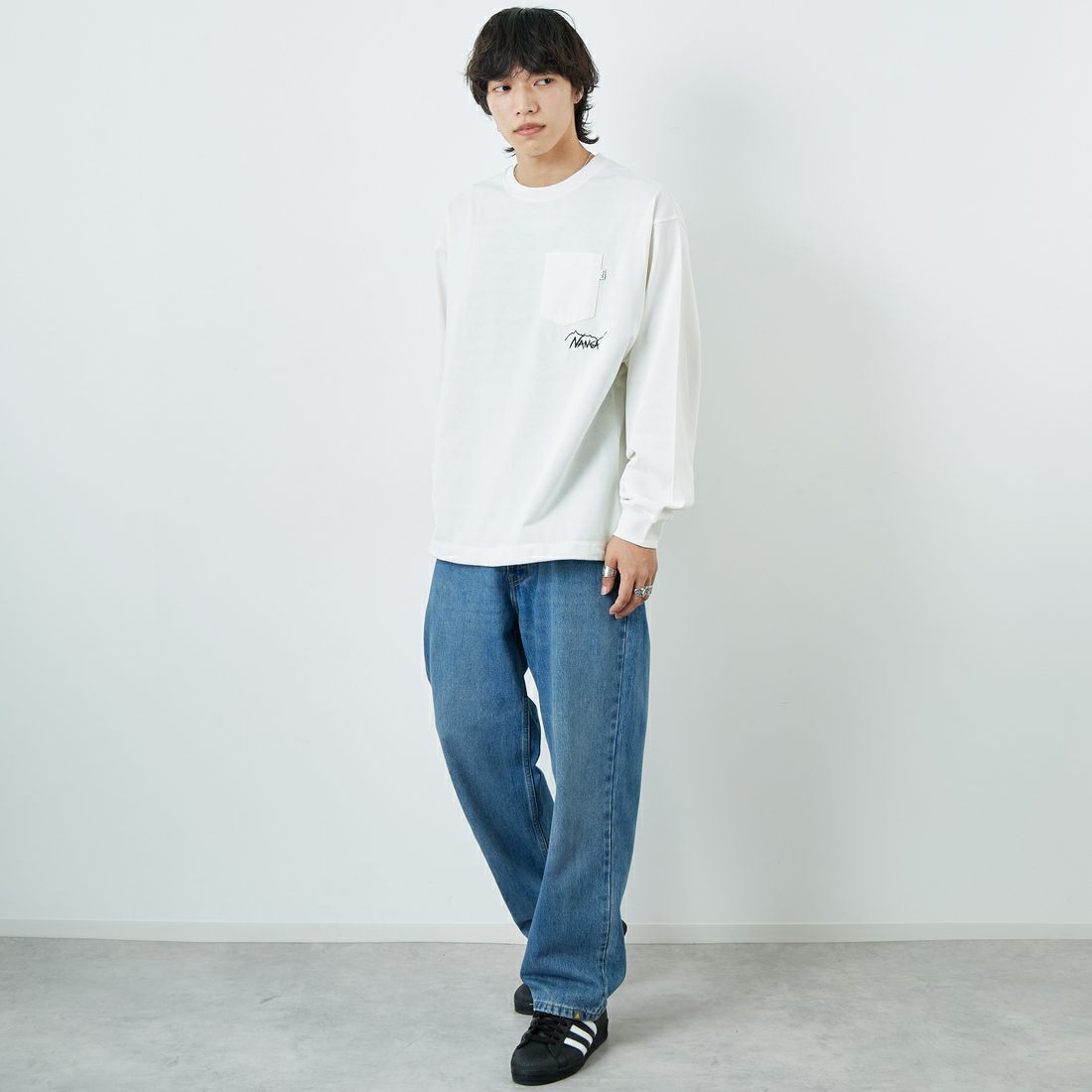 JEANSFACTORY × NANGA [ジーンズファクトリー × ナンガ] 別注 ドローコードポケット ロングスリーブTシャツ [NW2501-JF] WHITE &&モデル身長：179cm 着用サイズ：L&&