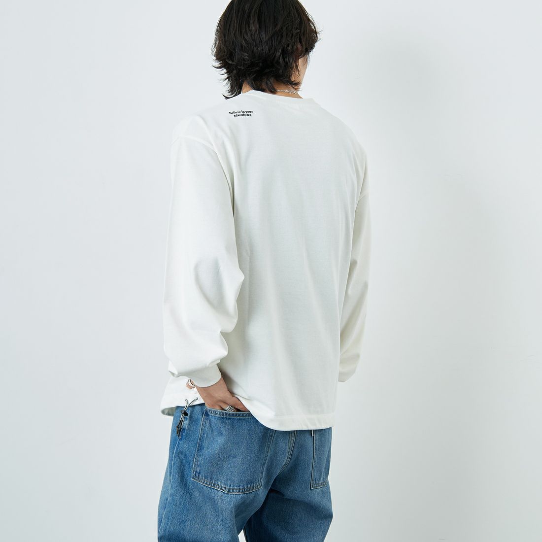 JEANSFACTORY × NANGA [ジーンズファクトリー × ナンガ] 別注 ドローコードポケット ロングスリーブTシャツ [NW2501-JF] WHITE &&モデル身長：179cm 着用サイズ：L&&
