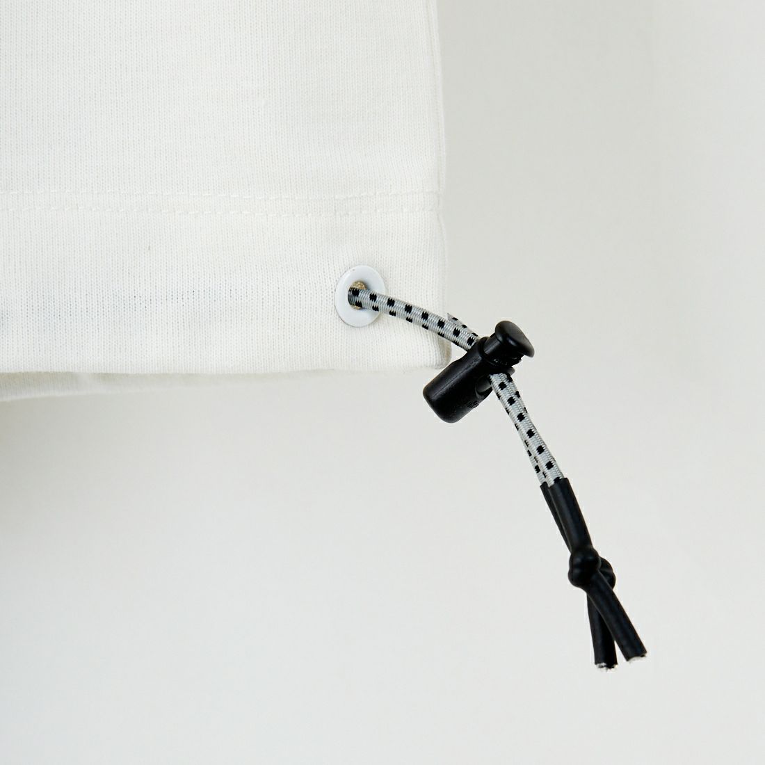 JEANSFACTORY × NANGA [ジーンズファクトリー × ナンガ] 別注 ブランドロゴ バックプリント ドローコード ロングスリーブTシャツ [NW2502-JF] WHITE