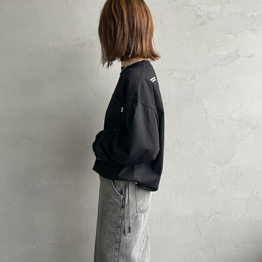 JEANSFACTORY × NANGA [ジーンズファクトリー × ナンガ] 別注 ドローコードポケット ロングスリーブTシャツ [NW2501-JF] BLACK &&モデル身長：158cm 着用サイズ：S&&