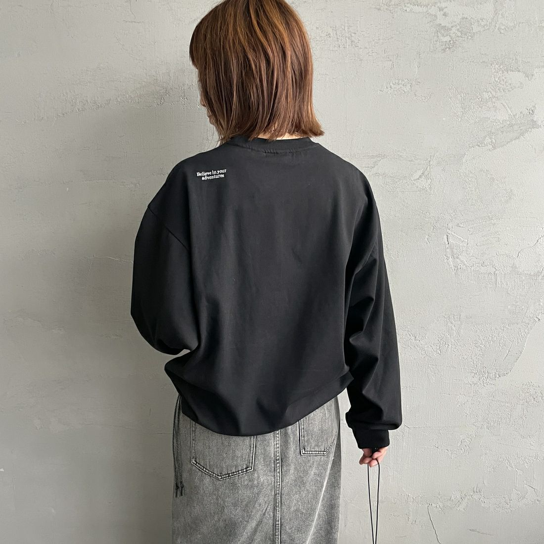 JEANSFACTORY × NANGA [ジーンズファクトリー × ナンガ] 別注 ドローコードポケット ロングスリーブTシャツ [NW2501-JF] BLACK &&モデル身長：158cm 着用サイズ：S&&