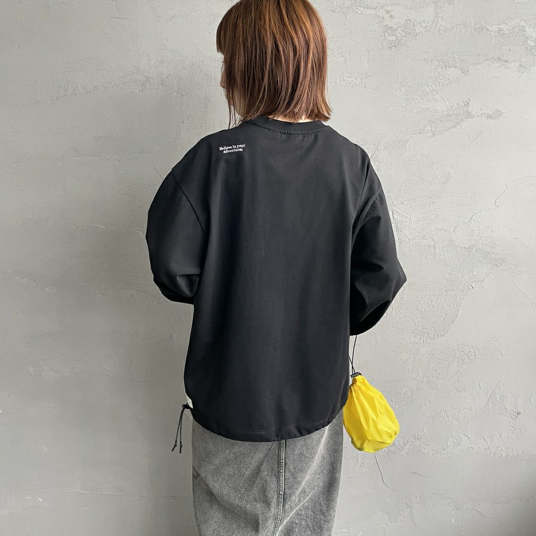 JEANSFACTORY × NANGA [ジーンズファクトリー × ナンガ] 別注 ドローコードポケット ロングスリーブTシャツ [NW2501-JF] BLACK &&モデル身長：158cm 着用サイズ：S&&