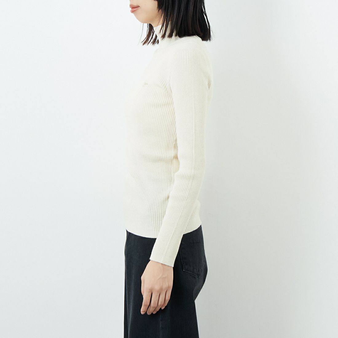 MAISON KITSUNE [メゾン キツネ] ベビーフォックス ファインウールリブタートルネックジャンパー [PW00809KT1155] 0383 ECRU &&モデル身長：162cm 着用サイズ：S&&