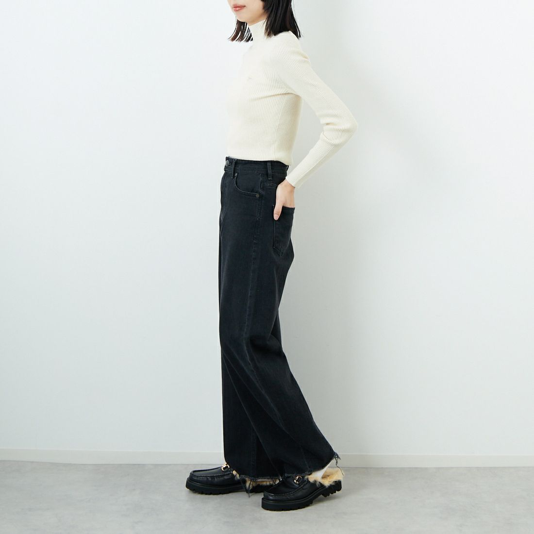 MAISON KITSUNE [メゾン キツネ] ベビーフォックス ファインウールリブタートルネックジャンパー [PW00809KT1155] 0383 ECRU &&モデル身長：162cm 着用サイズ：S&&