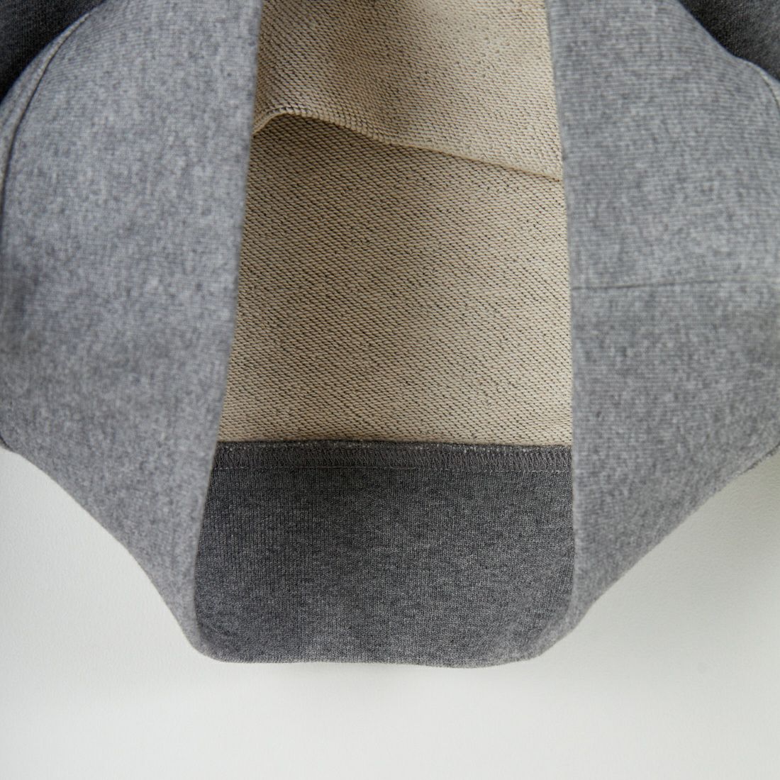 MAISON KITSUNE [メゾン キツネ] PILLAR コンフォートフーディ [PM00701KM0341] H131 M.GRE