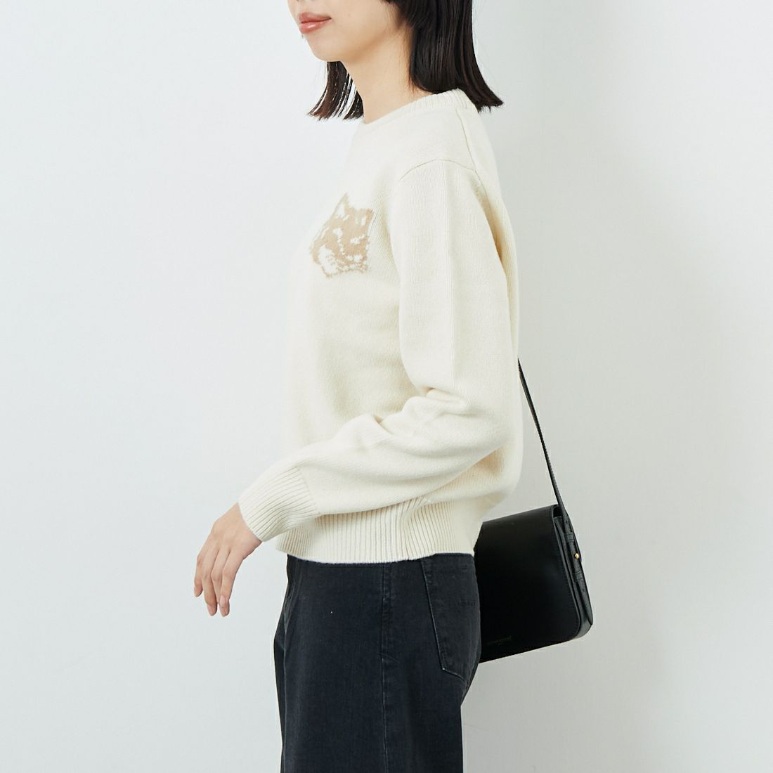 MAISON KITSUNE [メゾン キツネ] フォックスヘッド インターシャメリノジャンパー [NW00808KM0329] 0395 ECRU/ &&モデル身長：162cm 着用サイズ：S&&