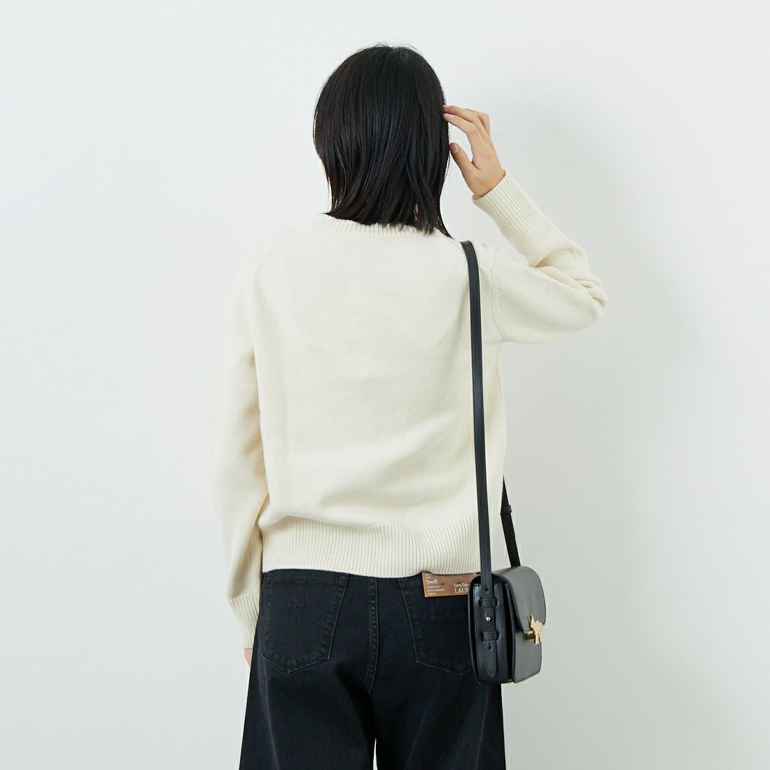 MAISON KITSUNE [メゾン キツネ] フォックスヘッド インターシャメリノジャンパー [NW00808KM0329] 0395 ECRU/ &&モデル身長：162cm 着用サイズ：S&&