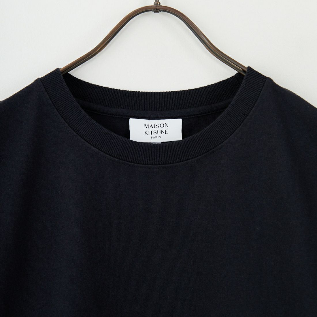 MAISON KITSUNE [メゾン キツネ] CROSSWORD コンフォートTシャツ [PM00112KJ7025] P199 BLACK