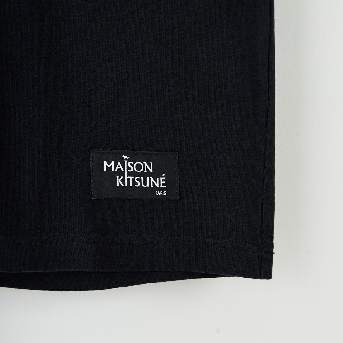 MAISON KITSUNE [メゾン キツネ] CROSSWORD コンフォートTシャツ [PM00112KJ7025] P199 BLACK