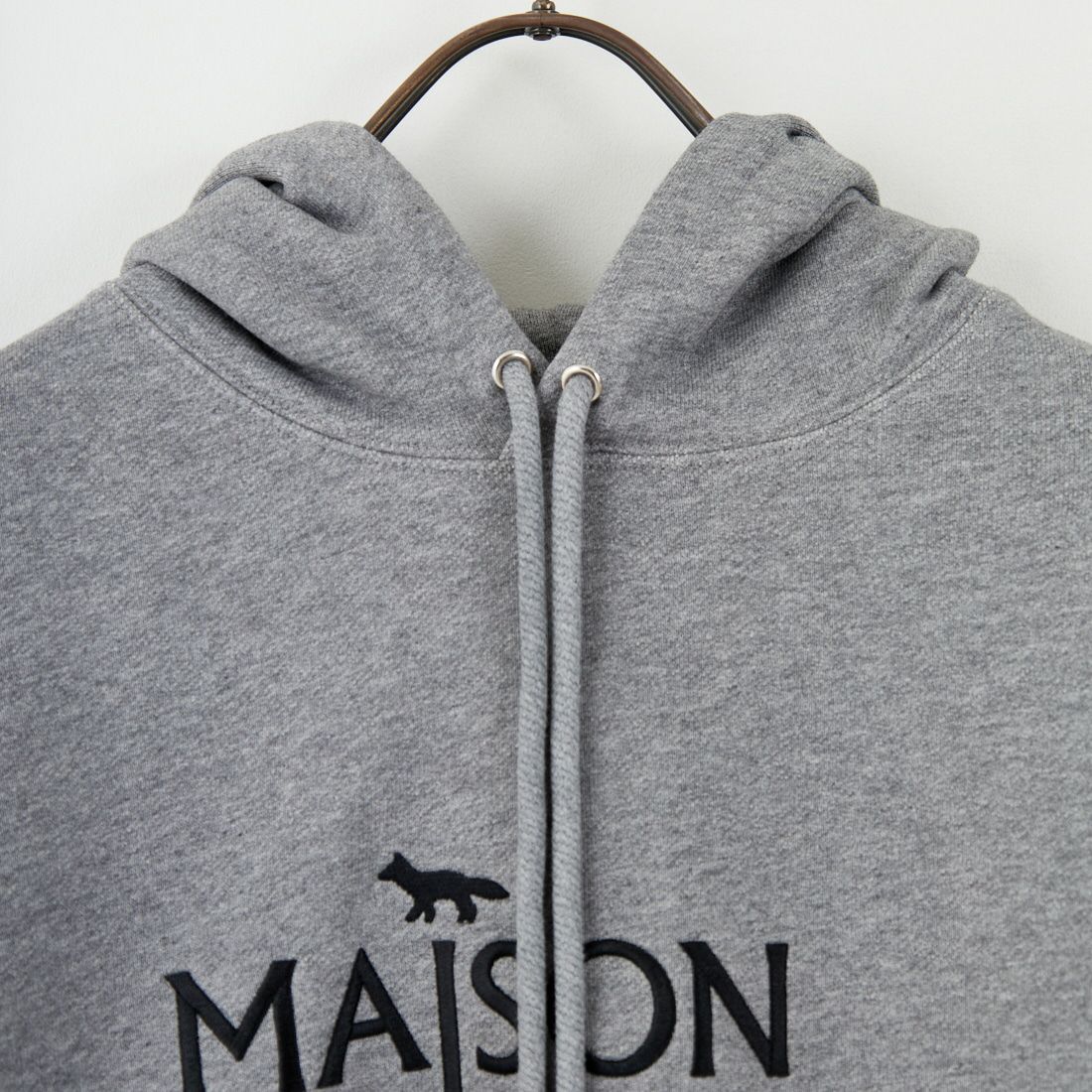 MAISON KITSUNE [メゾン キツネ] PILLAR コンフォートフーディ [PM00701KM0341] H131 M.GRE