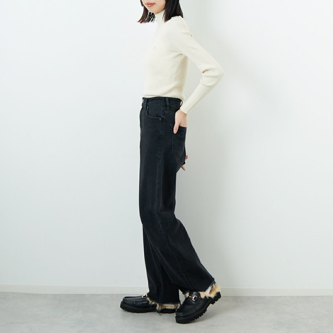 YANUK [ヤヌーク] カーブテーパード LAURA/ローラ [57153299] CBK &&モデル身長：162cm 着用サイズ：23&&