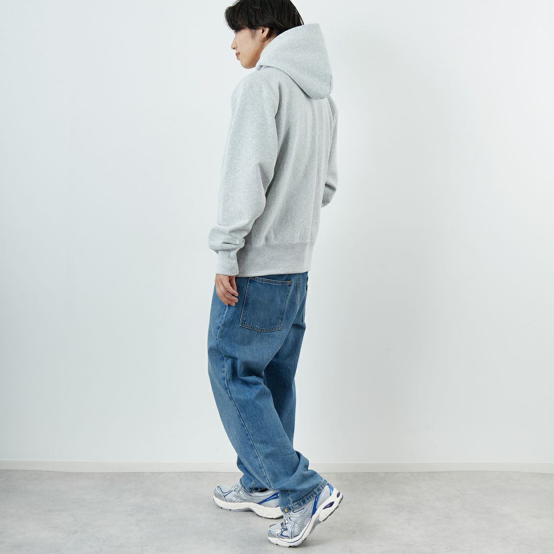Champion [チャンピオン] リバースウィーブ(R) フーデッドスウェットシャツ [C3-C112] 040 ｼﾙﾊﾞｰｸ &&モデル身長：179cm 着用サイズ：XXL&&