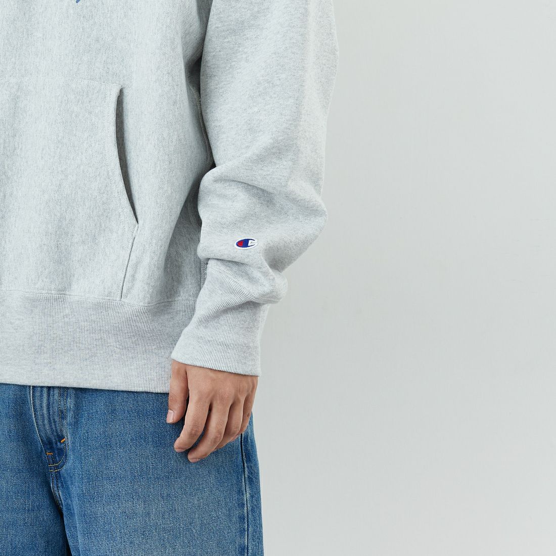 Champion [チャンピオン] リバースウィーブ(R) フーデッドスウェットシャツ [C3-C112] 040 ｼﾙﾊﾞｰｸ &&モデル身長：179cm 着用サイズ：XXL&&