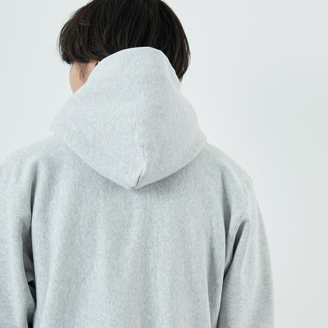 Champion [チャンピオン] リバースウィーブ(R) フーデッドスウェットシャツ [C3-C112] 040 ｼﾙﾊﾞｰｸ &&モデル身長：179cm 着用サイズ：XXL&&