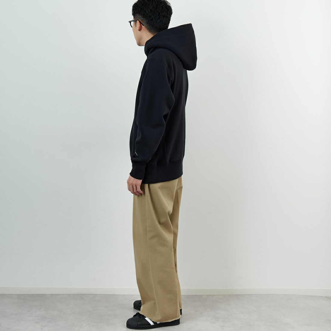 Champion [チャンピオン] リバースウィーブ(R) フーデッドスウェットシャツ [C3-C112] 090 ﾌﾞﾗｯｸ &&モデル身長：168cm 着用サイズ：XL&&