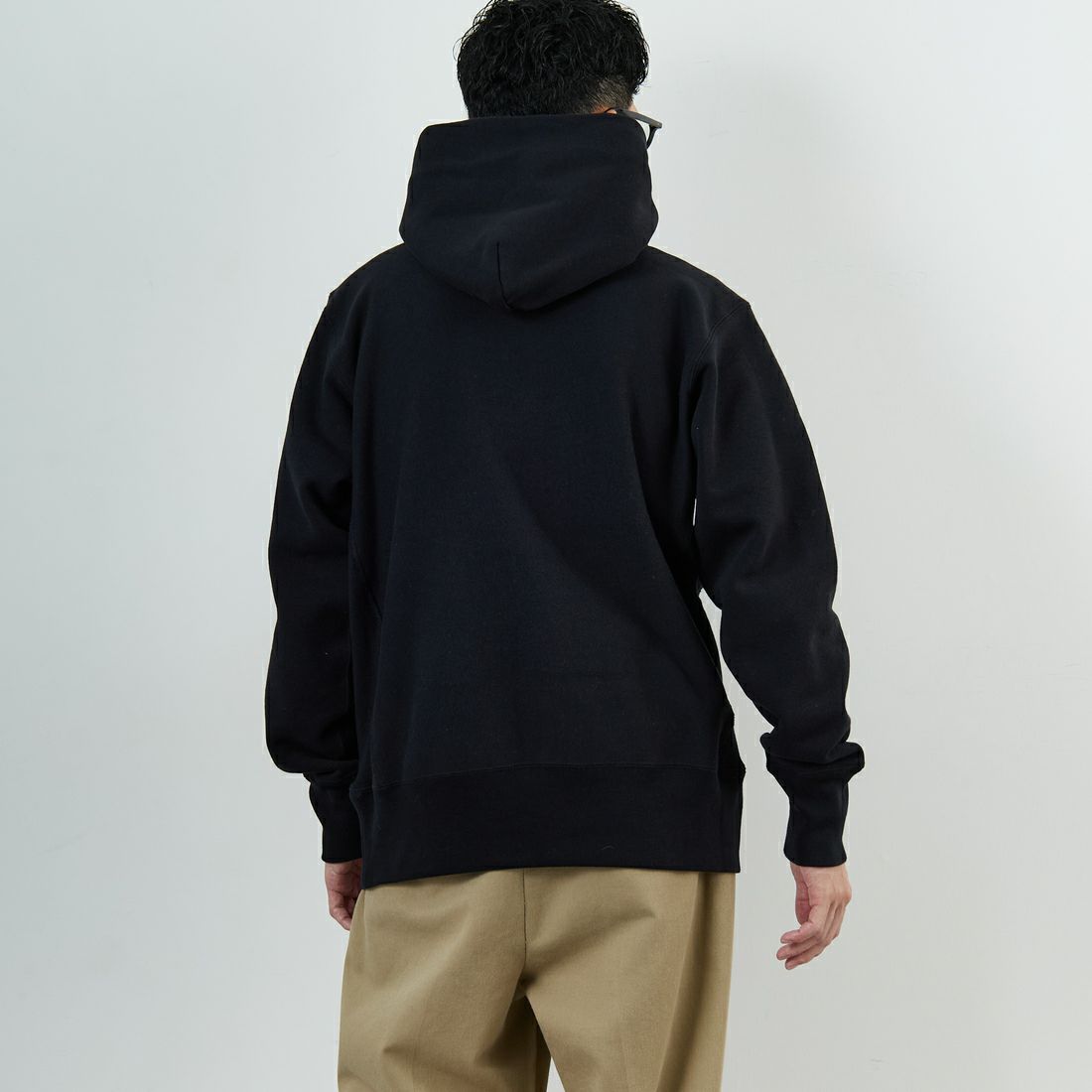 Champion [チャンピオン] リバースウィーブ(R) フーデッドスウェットシャツ [C3-C112] 090 ﾌﾞﾗｯｸ &&モデル身長：168cm 着用サイズ：XL&&