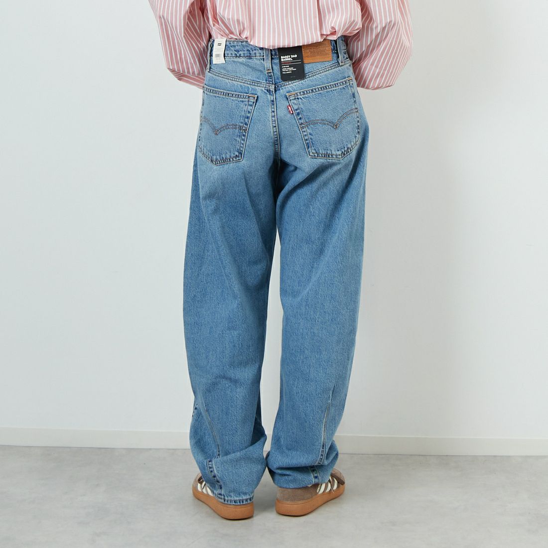 LEVI'S [リーバイス] バギーダッドバレルジーンズ [0039A-00] 02 &&モデル身長：162cm 着用サイズ：25&&