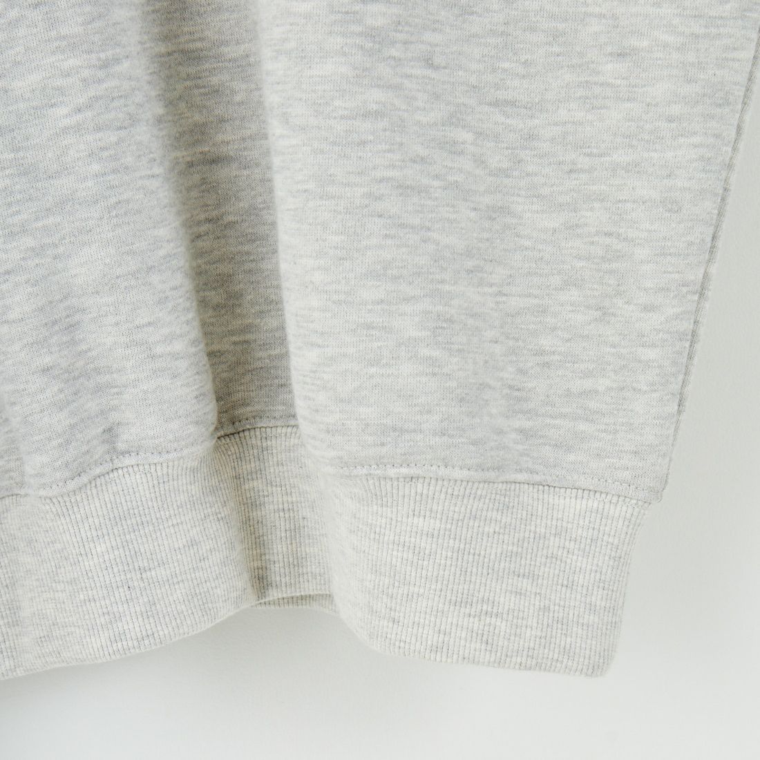 UMBRO [アンブロ] 別注 ワンポイント刺繍ロゴ クルーネックスウェット [KBT126-NK-PO1-KM-JF] GRAY