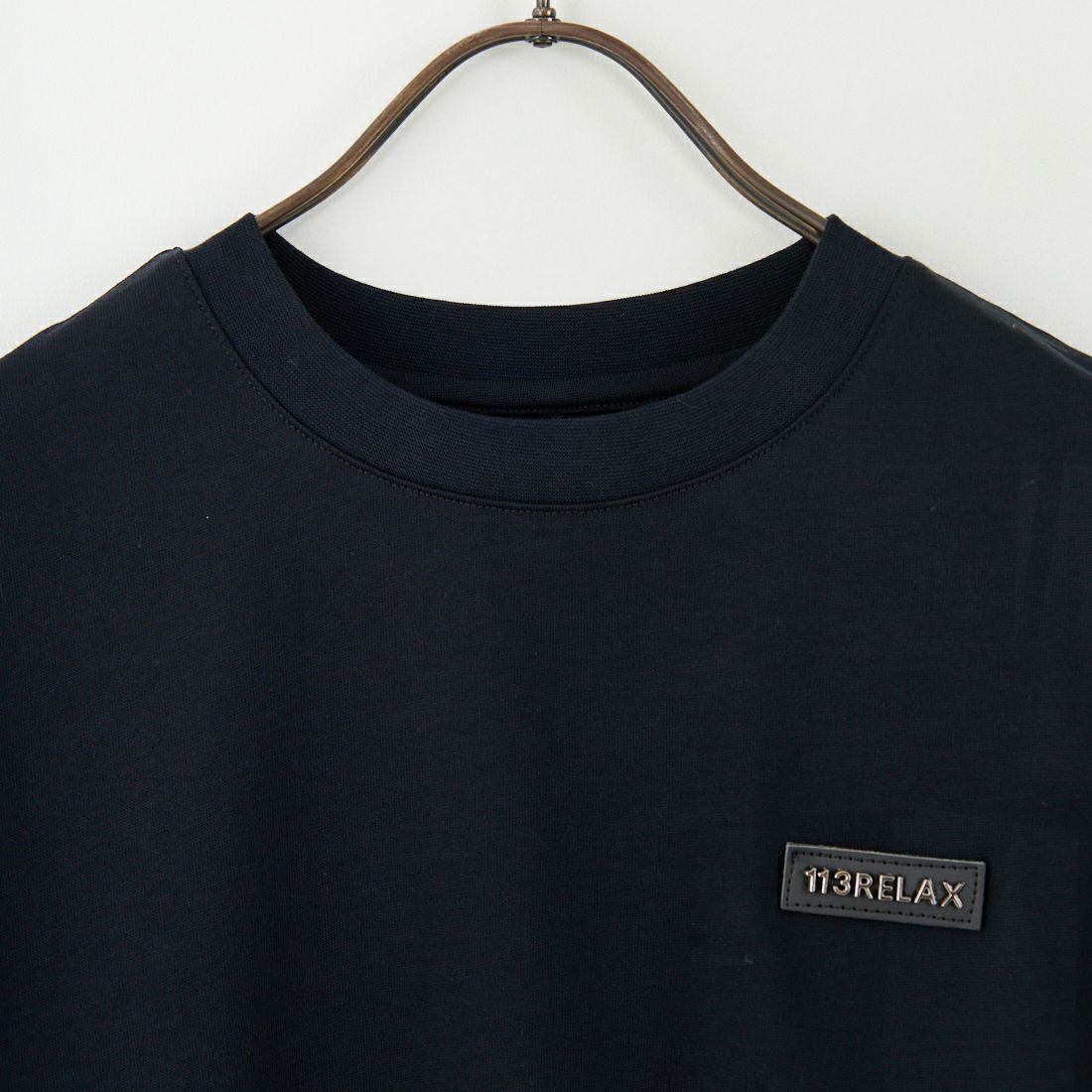 1PIU1UGUALE3 RELAX [ウノ ピゥ ウノ ウグァーレ トレ] プレートロゴロングTシャツ [UST-25134] SN90 BLACK