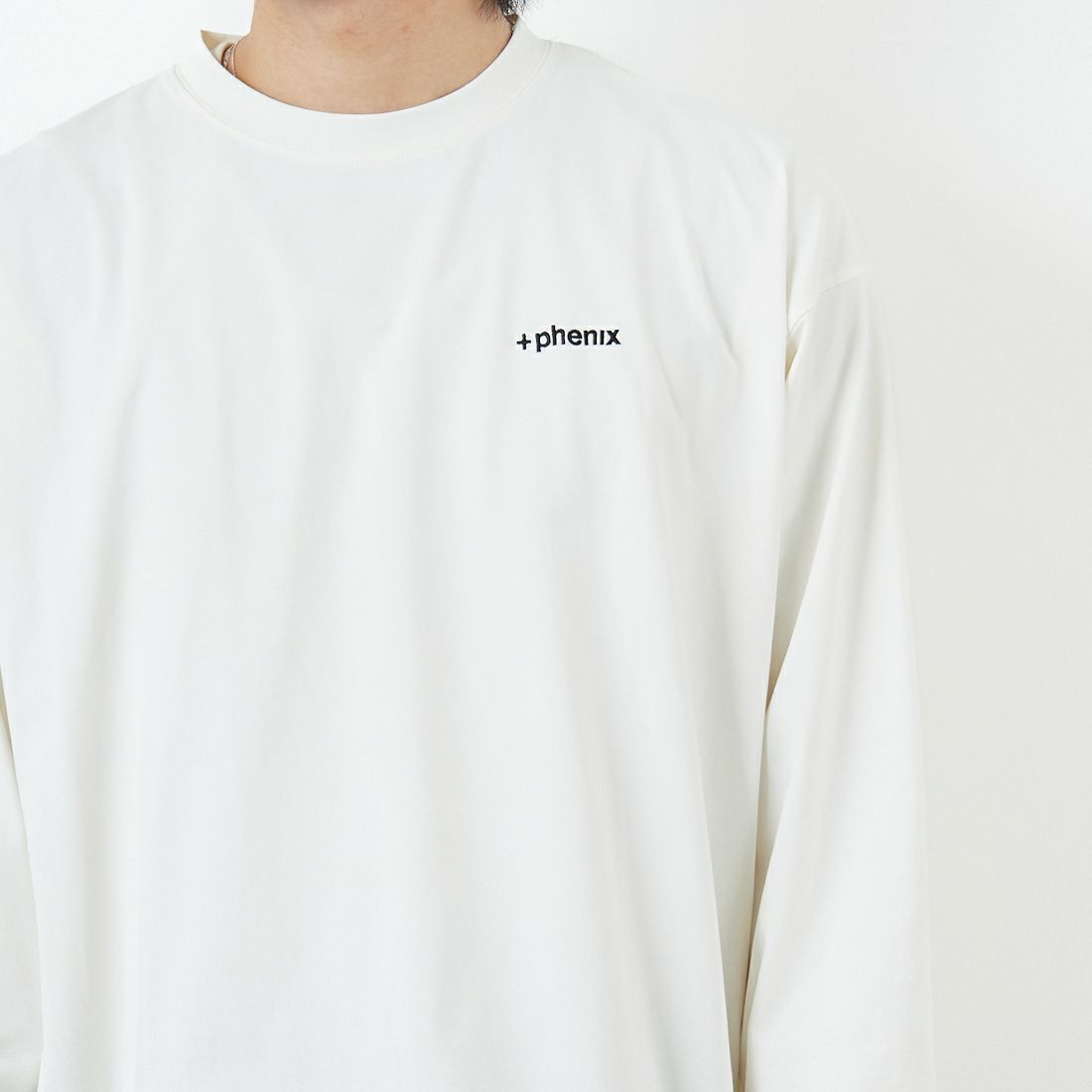 +phenix [プラスフェニックス] 別注 ワンポイント刺繍ロゴ ドローコードTシャツ [POT-25080IN-JF] WHITE &&モデル身長：179cm 着用サイズ：XL&&