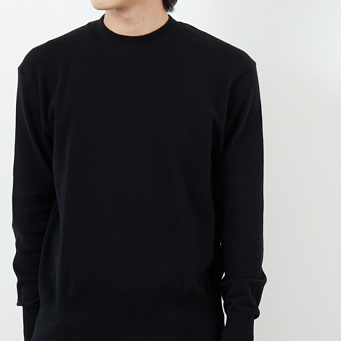 GICIPI [ジチピ] GIAGUARO クルーネックニットソー [2501A] NERO &&モデル身長：179cm 着用サイズ：4&&