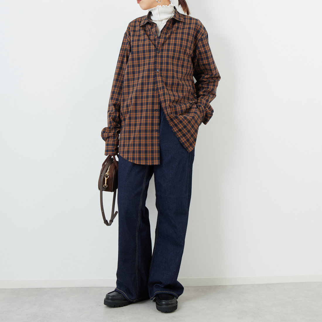 THE SHINZONE [ザ シンゾーン] ペックチェックシャツ [25AMSBL06] 85 NAVY &&モデル身長：159cm 着用サイズ：F0&&