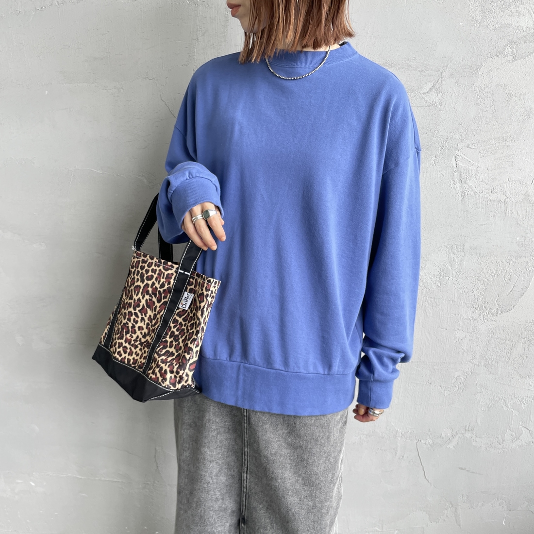 THE SHINZONE [ザ シンゾーン] CLEMENTINE スウェット [25AMSCU14] 83 BLUE &&モデル身長：158cm 着用サイズ：F0&&