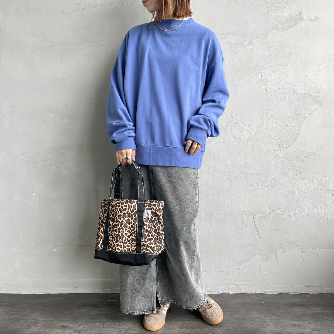 THE SHINZONE [ザ シンゾーン] CLEMENTINE スウェット [25AMSCU14] 83 BLUE &&モデル身長：158cm 着用サイズ：F0&&