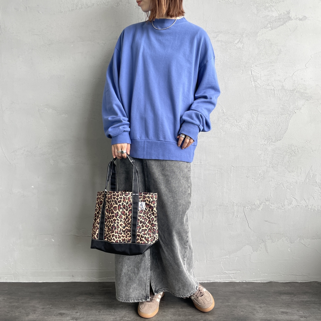 THE SHINZONE [ザ シンゾーン] CLEMENTINE スウェット [25AMSCU14] 83 BLUE &&モデル身長：158cm 着用サイズ：F0&&