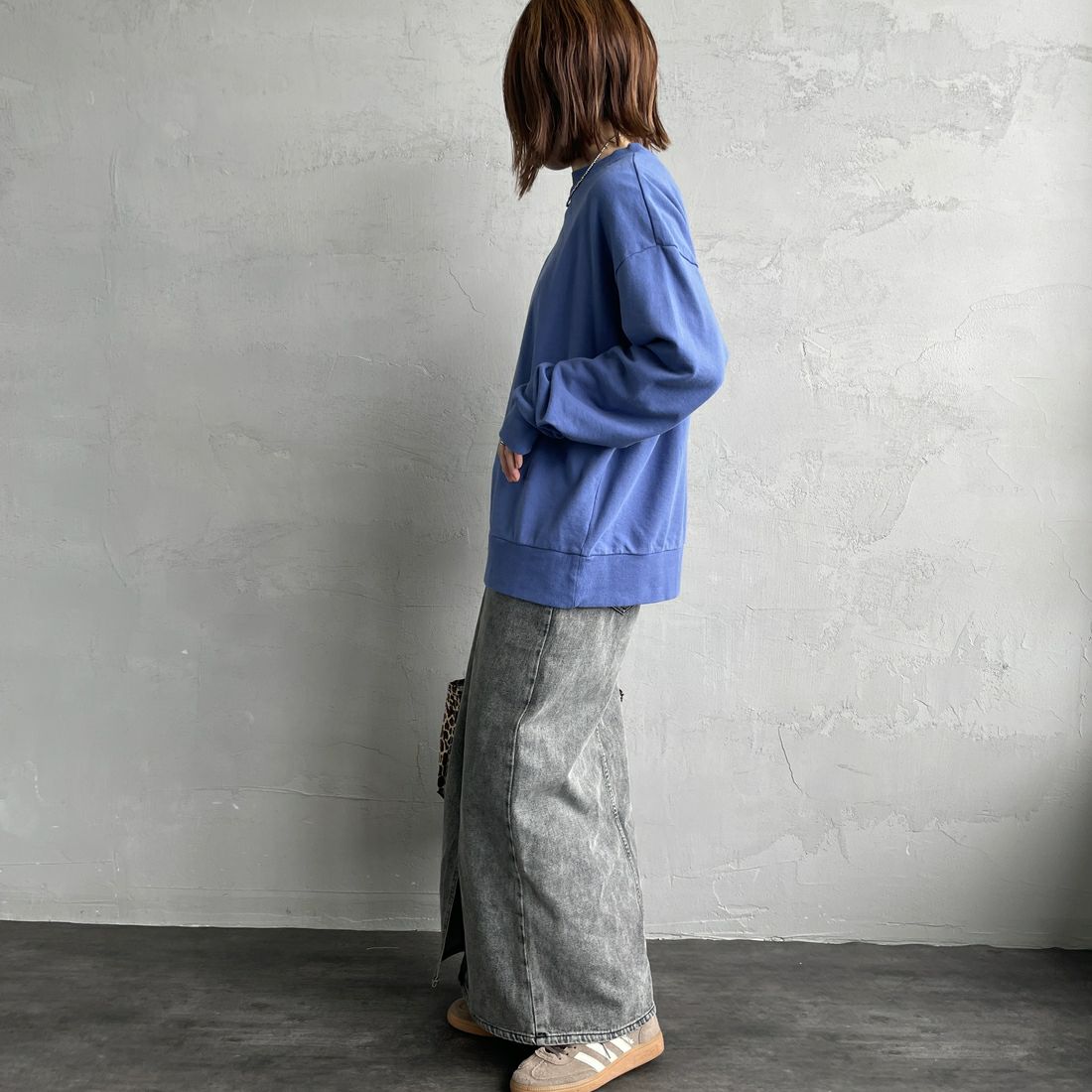 THE SHINZONE [ザ シンゾーン] CLEMENTINE スウェット [25AMSCU14] 83 BLUE &&モデル身長：158cm 着用サイズ：F0&&