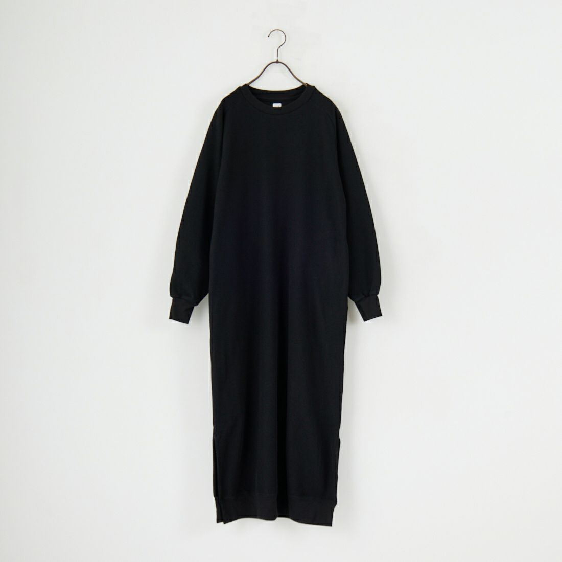 04 BLACK