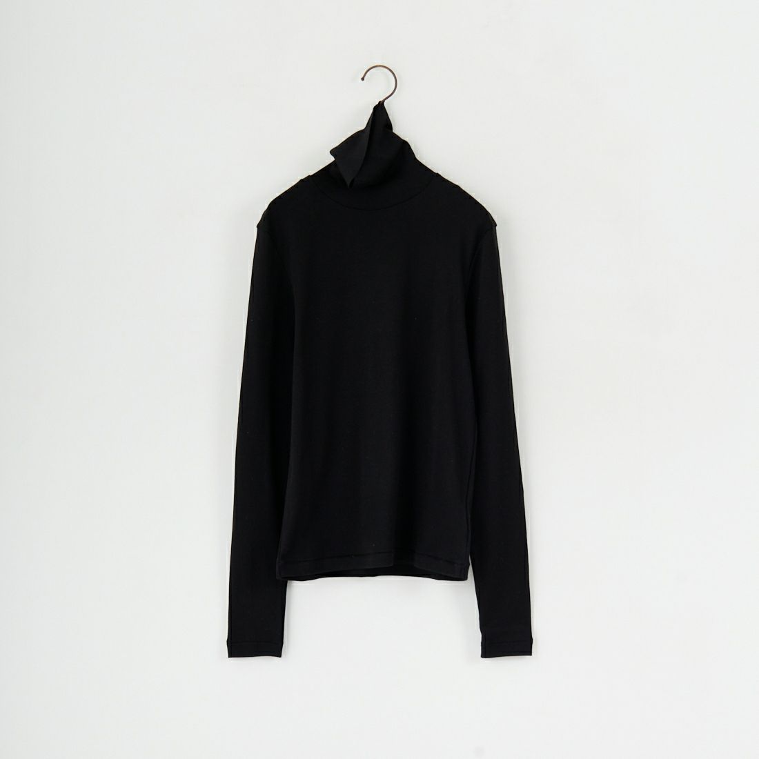 02 BLACK