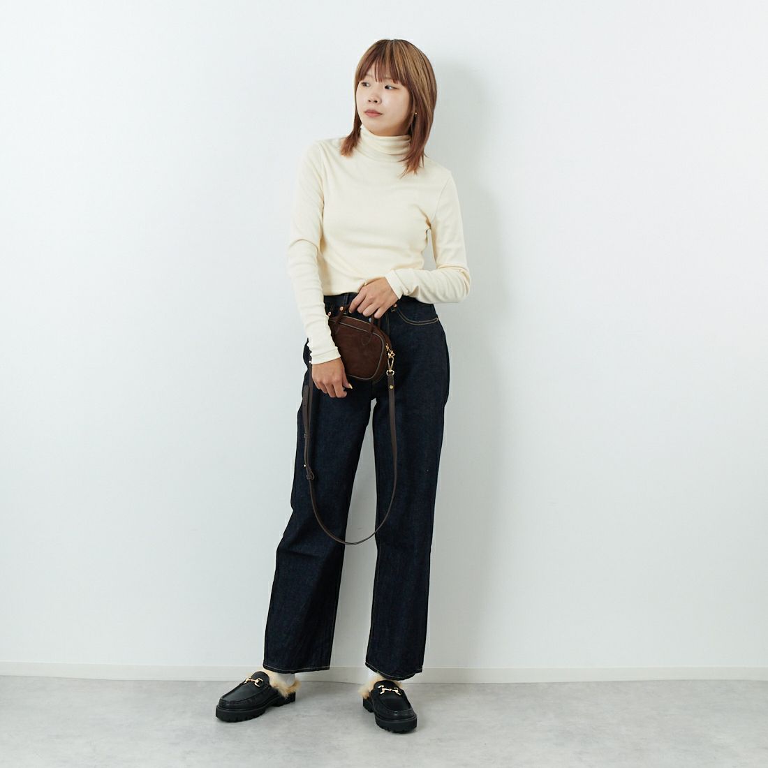 blurhms ROOTSTOCK [ブラームス ルーツストック] シルクコットンリブ タートルネックカットソー [BROOTS25F003W] 01 IVORY &&モデル身長：167cm 着用サイズ：0&&