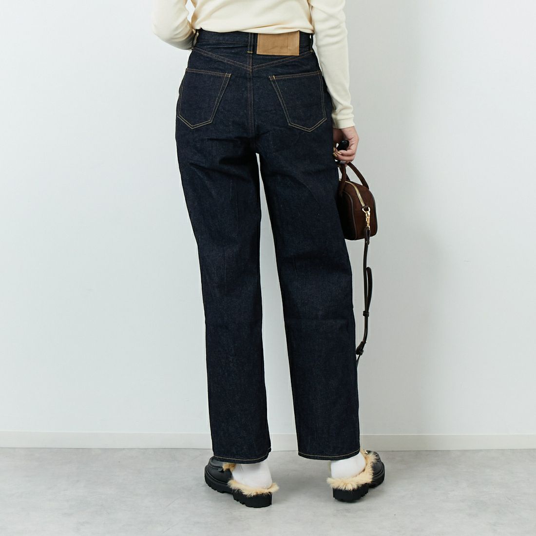 blurhms ROOTSTOCK [ブラームス ルーツストック] 13.5oz クラシックデニムパンツ [BROOTS24F9F25] 01 INDIGO &&モデル身長：167cm 着用サイズ：0&&