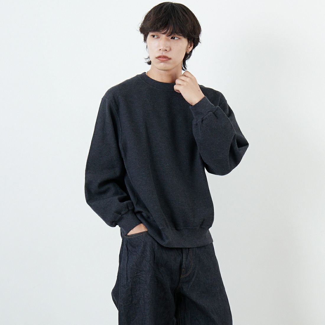 blurhms ROOTSTOCK [ブラームス ルーツストック] ラフ&スムース サーマルプルオーバー [BROOTS24F29F25] 03 H.CHARC &&モデル身長：179cm 着用サイズ：2&&