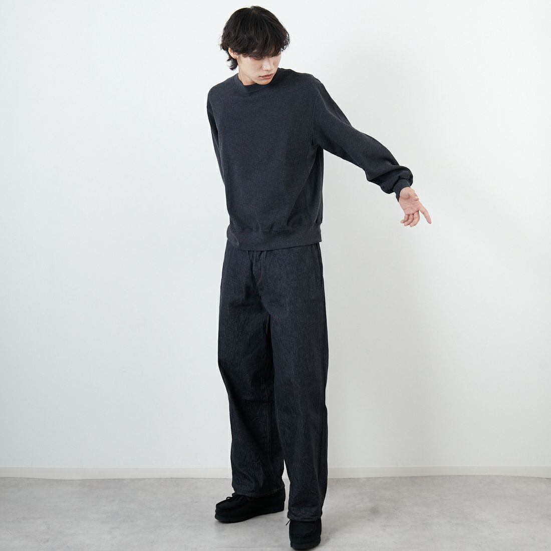 blurhms ROOTSTOCK [ブラームス ルーツストック] ラフ&スムース サーマルプルオーバー [BROOTS24F29F25] 03 H.CHARC &&モデル身長：179cm 着用サイズ：2&&
