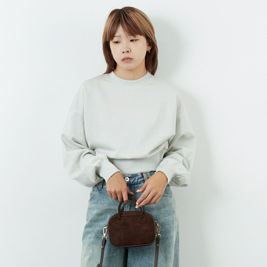 emmi [エミ] ラメ裏毛ショートスウェットトップス [13WCT254065] LGRY &&モデル身長：167cm 着用サイズ：F&&