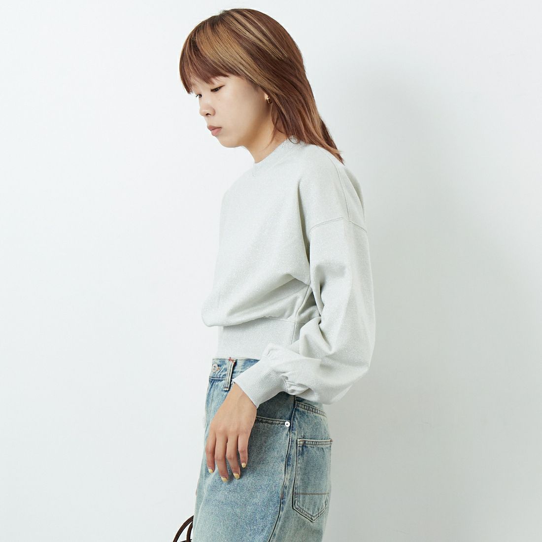 emmi [エミ] ラメ裏毛ショートスウェットトップス [13WCT254065] LGRY &&モデル身長：167cm 着用サイズ：F&&