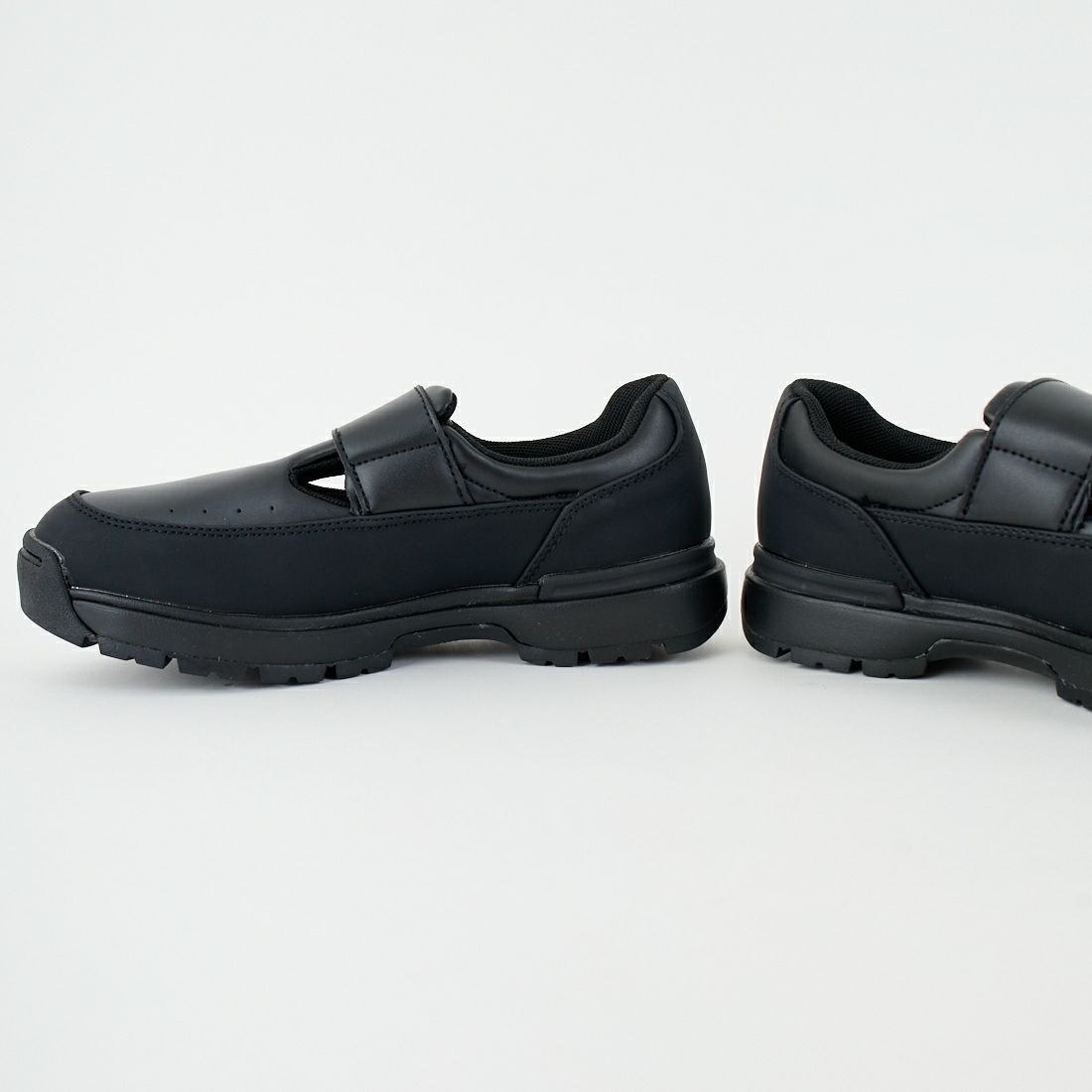 810s [エイトテンス] VECLE Tストラップシューズ [VECLE] BLACK