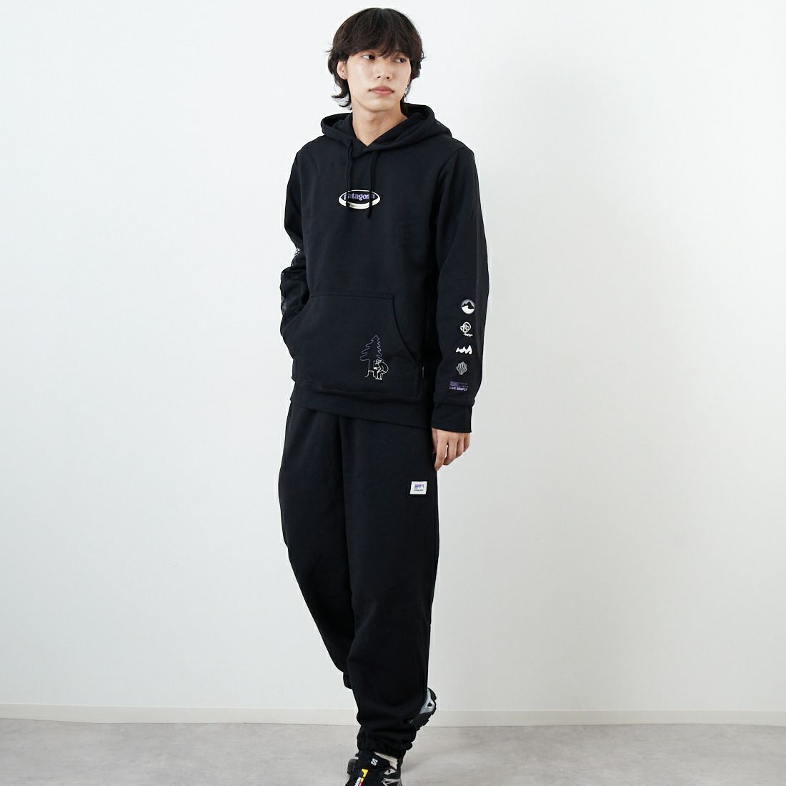 patagonia [パタゴニア] メンズ ショップ ステッカー アップライザル スウェットパンツ [26070] BLK &&モデル身長：179cm 着用サイズ：M&&