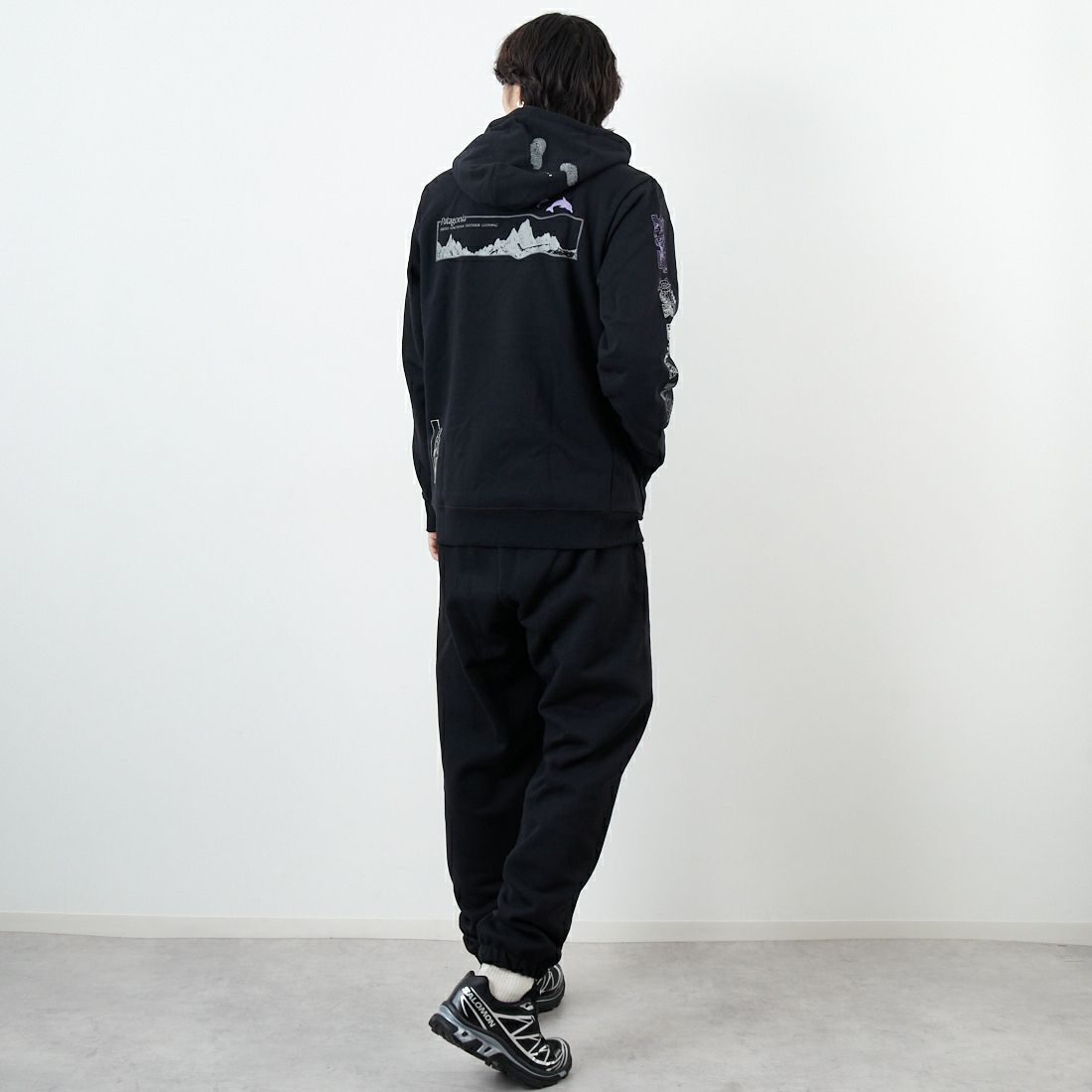 patagonia [パタゴニア] メンズ ショップ ステッカー アップライザル スウェットパンツ [26070] BLK &&モデル身長：179cm 着用サイズ：M&&