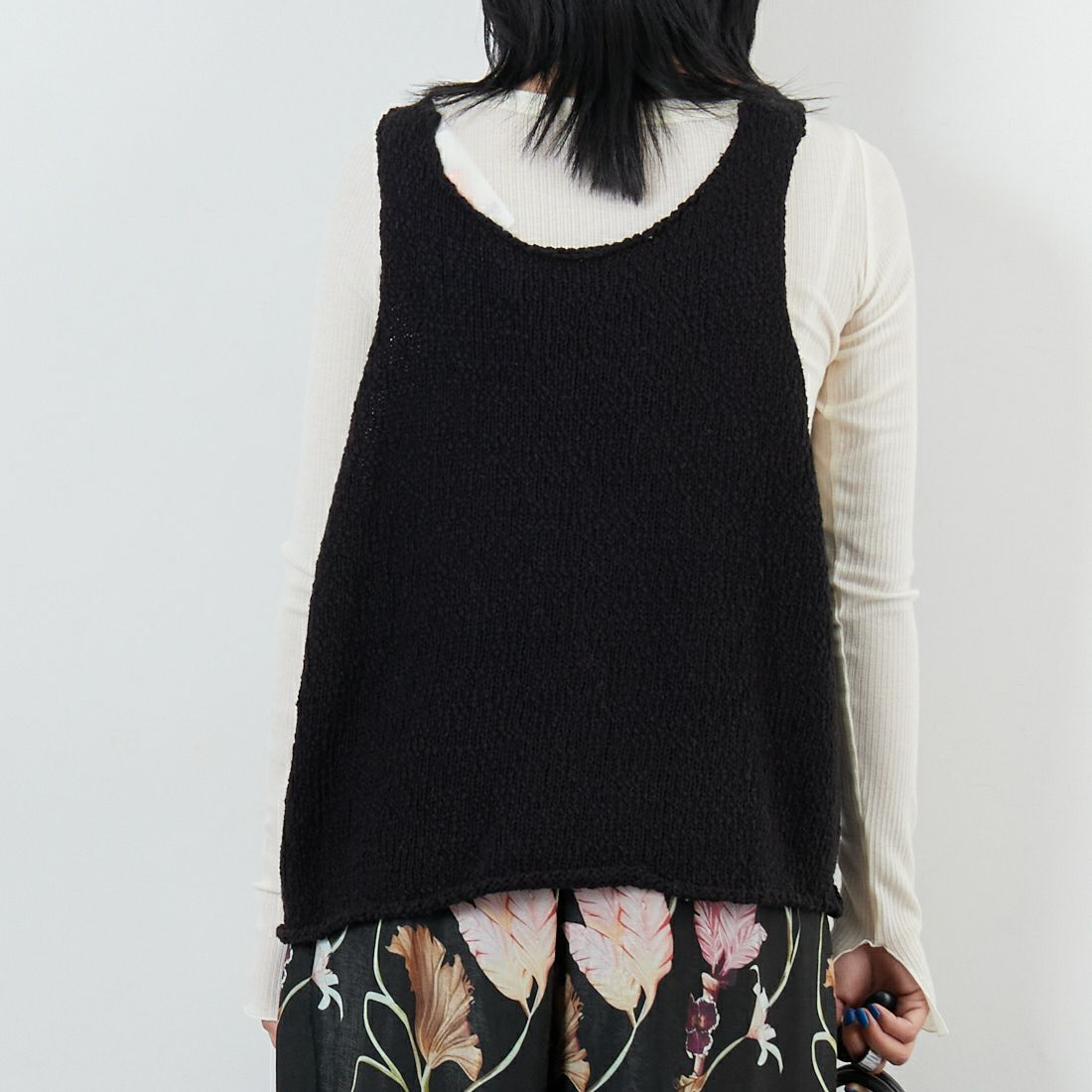 mizuiro ind [ミズイロインド] リリーヤーンベスト [3-220118] 99 BLACK &&モデル身長：167cm 着用サイズ：F&&