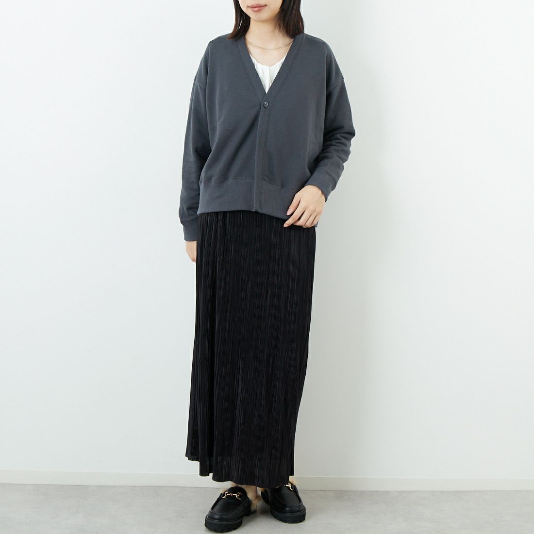 soil [ソイル] コームドコットンフレンチテリー Vネックカーディガン [GNSL25542] 9800 CHARC &&モデル身長：162cm 着用サイズ：F&&
