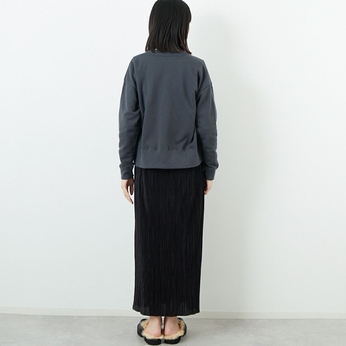 soil [ソイル] コームドコットンフレンチテリー Vネックカーディガン [GNSL25542] 9800 CHARC &&モデル身長：162cm 着用サイズ：F&&