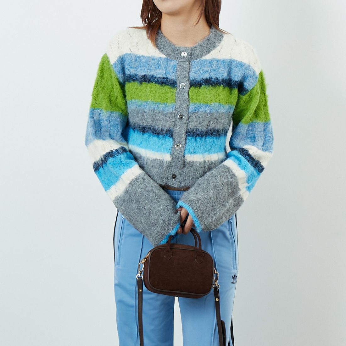 MAISON SPECIAL [メゾンスペシャル] 2WAYネックマルチボーダーニットトップス [21252365307] BLU &&モデル身長：167cm 着用サイズ：F&&
