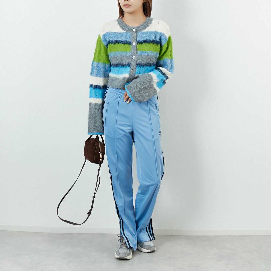 MAISON SPECIAL [メゾンスペシャル] 2WAYネックマルチボーダーニットトップス [21252365307] BLU &&モデル身長：167cm 着用サイズ：F&&
