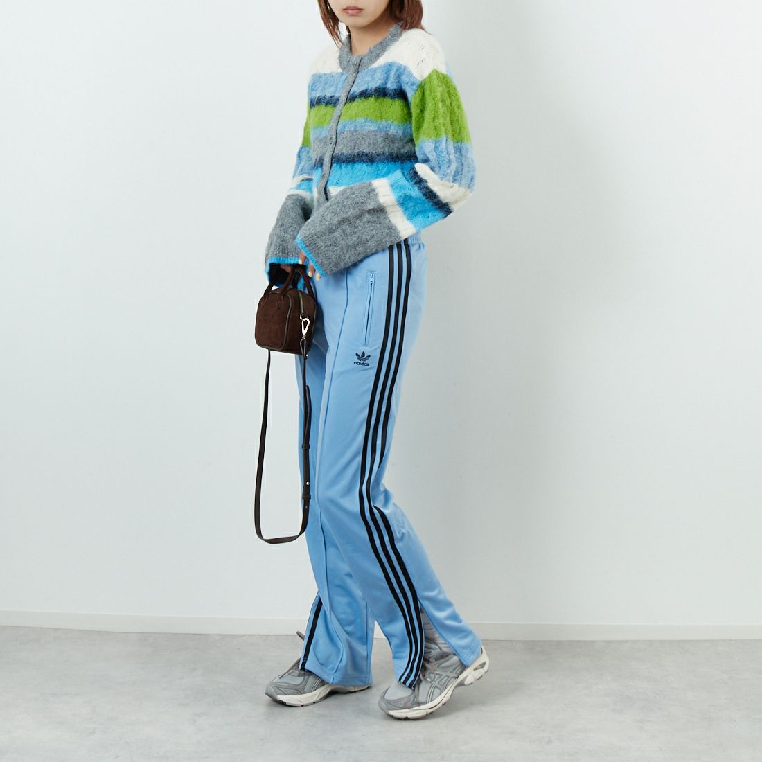 MAISON SPECIAL [メゾンスペシャル] 2WAYネックマルチボーダーニットトップス [21252365307] BLU &&モデル身長：167cm 着用サイズ：F&&
