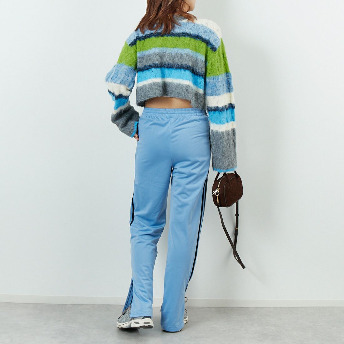 MAISON SPECIAL [メゾンスペシャル] 2WAYネックマルチボーダーニットトップス [21252365307] BLU &&モデル身長：167cm 着用サイズ：F&&