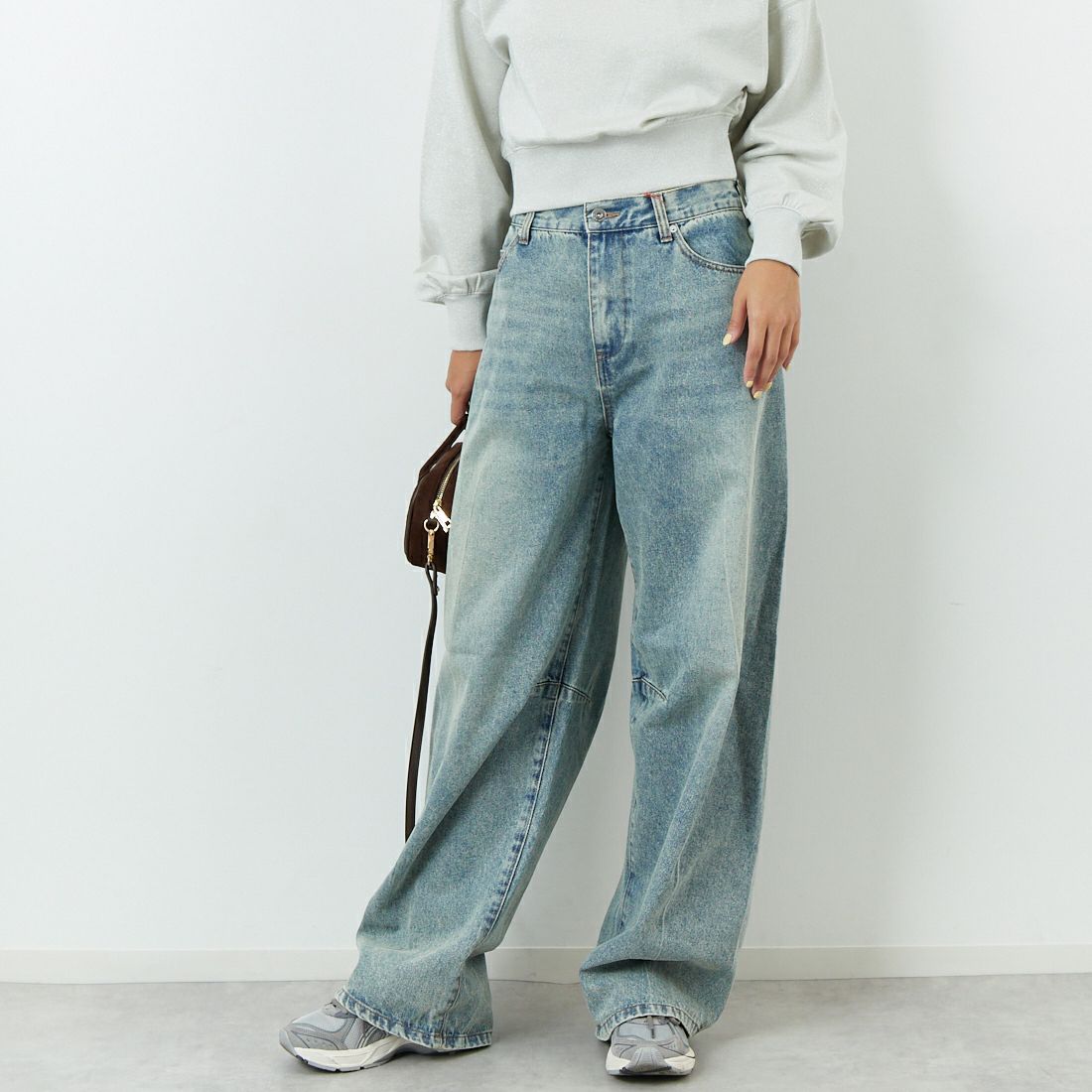 MAISON SPECIAL [メゾンスペシャル] コクーンカーブデニム [21252465704] BLU &&モデル身長：167cm 着用サイズ：38&&